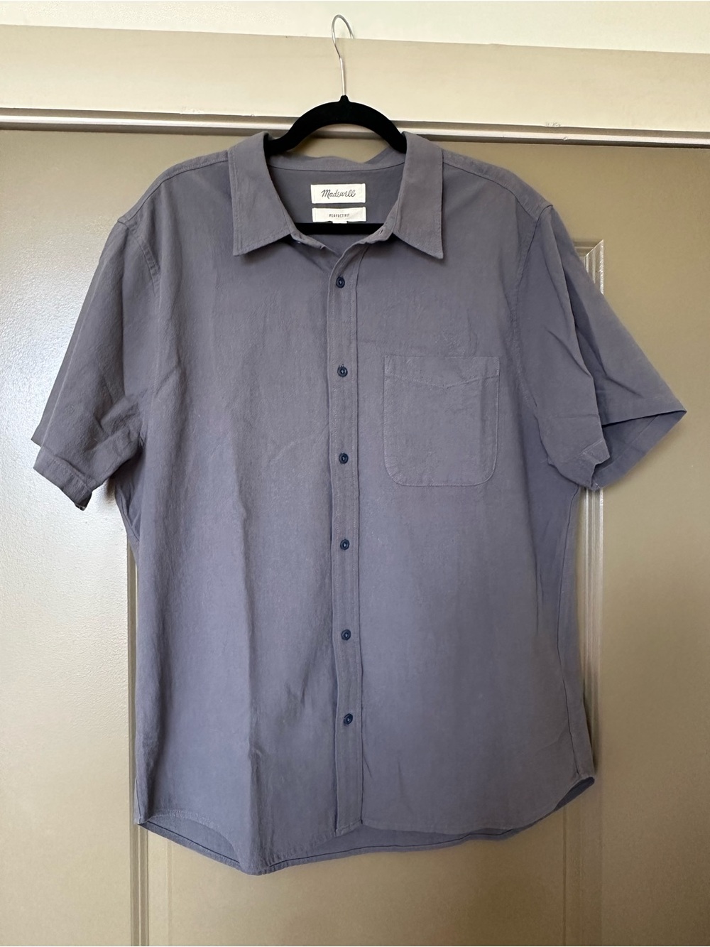 Madewell Men’s Dark Grey Perfect Fit Short Sleeve Button Down Shirt - Size L